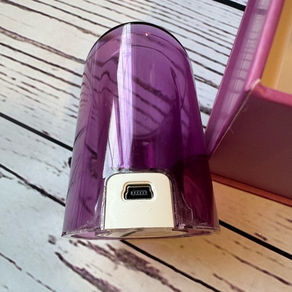 EUC Tria Age-Defying Laser,  Packaging & Accessories - No Skincare Starter Set - Picture 13 of 17